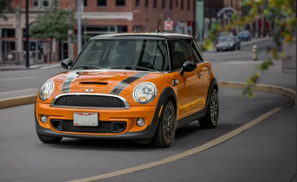 3-drzwiowe MINI Hatch — odkryj radość jazdy