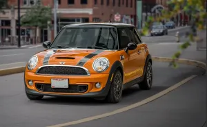 3-drzwiowe MINI Hatch — odkryj radość jazdy